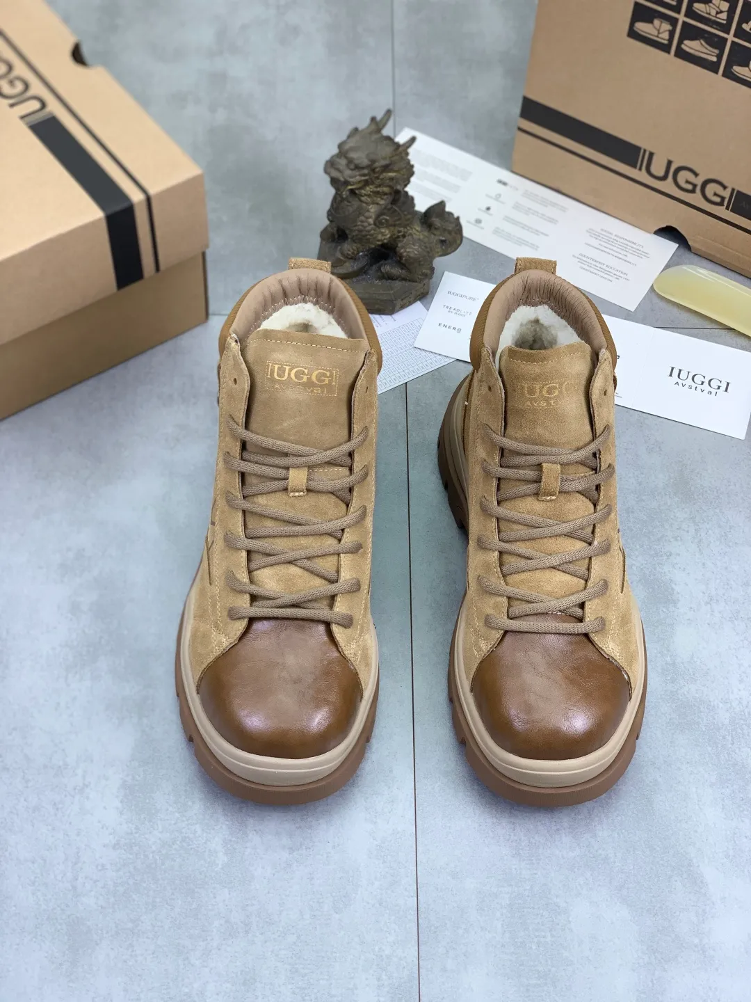 Men's men's shoes 💰P620 New arrival 🆕🆕🆕 IUGGI men's British retro Martin boots Winter new men's outdoor hiking boots First layer of cowhide on the outside and wool on the inside Comfortable and warm sole Rubber outsole Non-slip and firm Trendy and fashionable Casual and versatile Size: 39-44 Three colors A6869